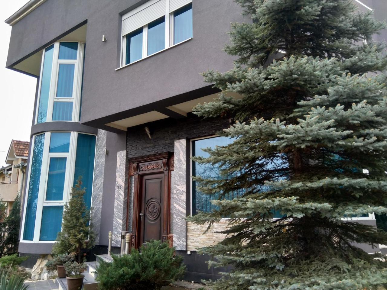 Garni Hotel Lama Kragujevac Exteriér fotografie